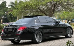 Mercedes-Benz E200 2016 Matt Black
