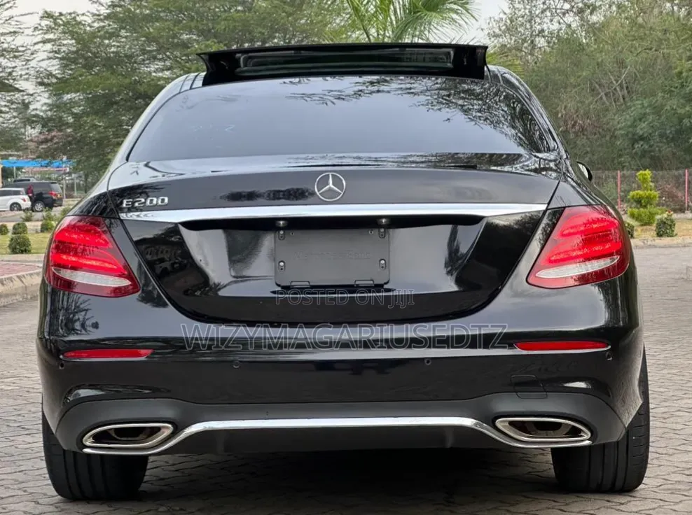 Mercedes-Benz E200 2016 Matt Black
