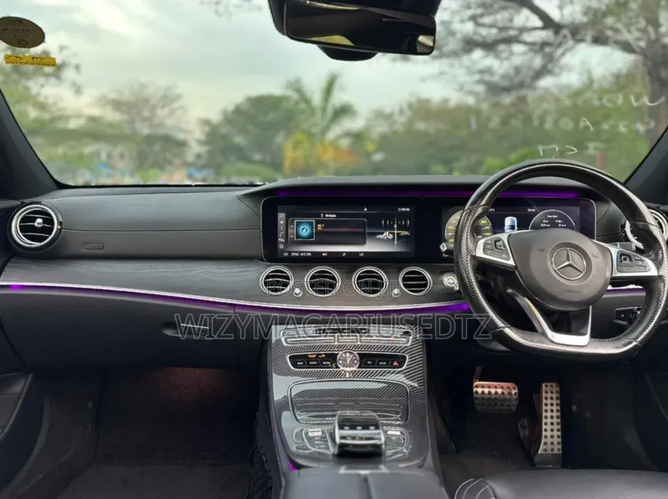 Mercedes-Benz E200 2016 Matt Black