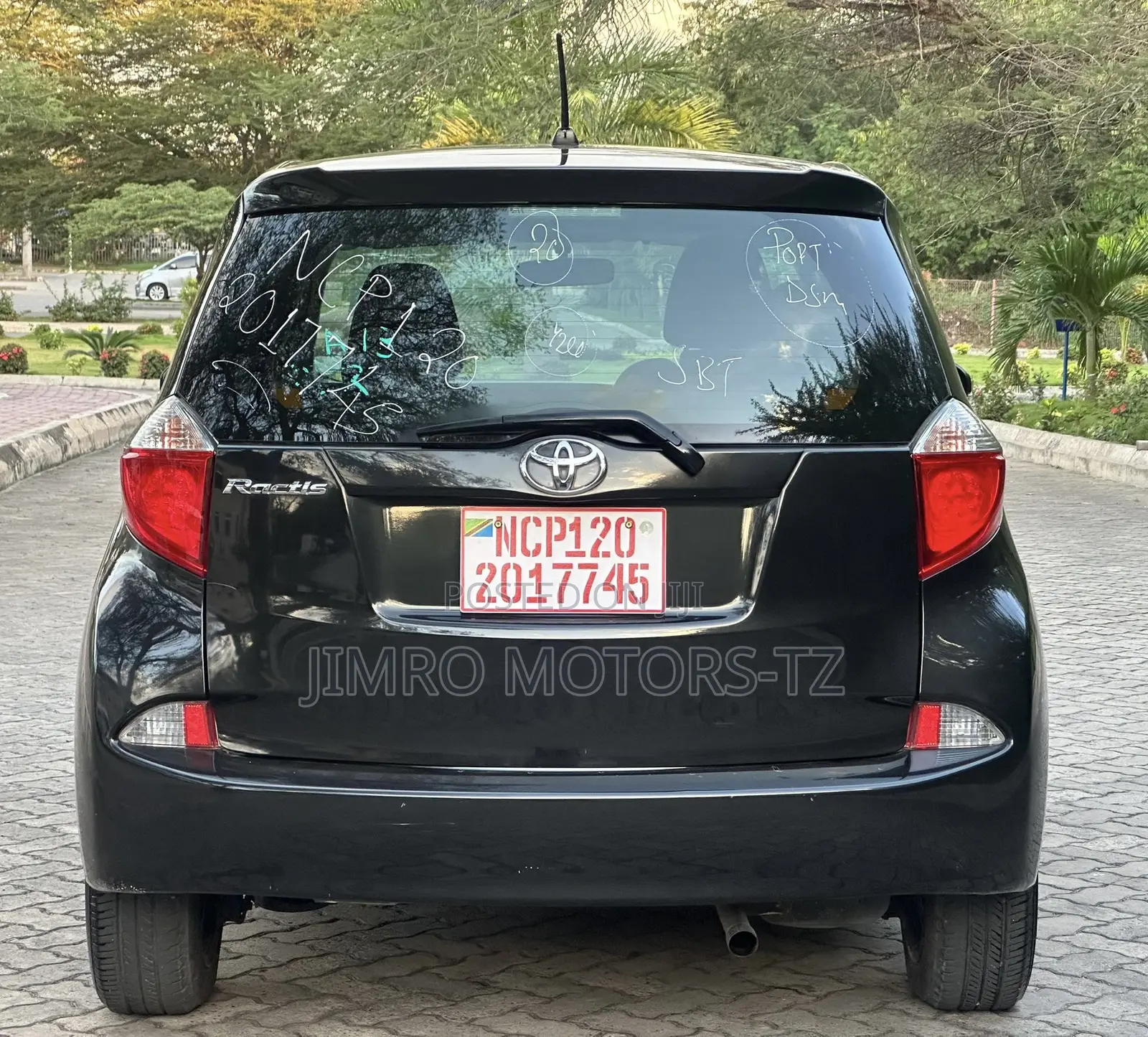 Toyota Ractis 2011 Black