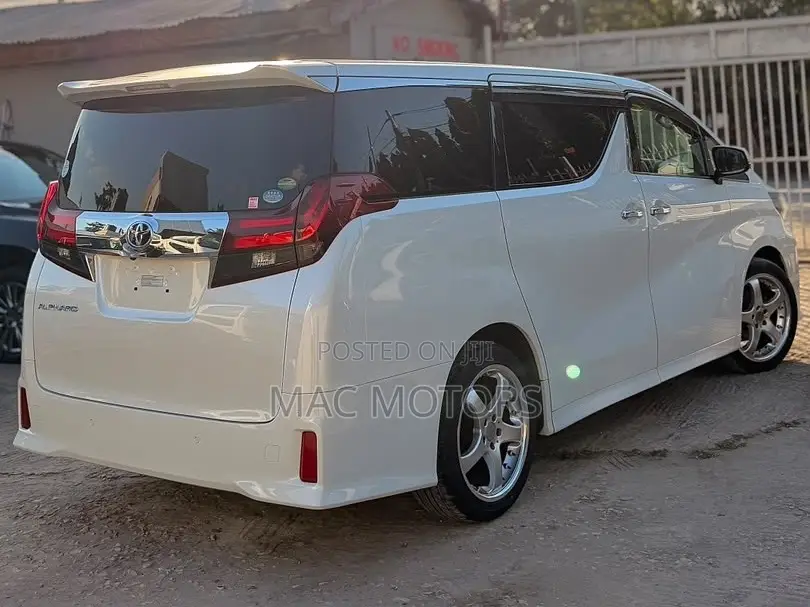 Toyota Alphard 2017 White