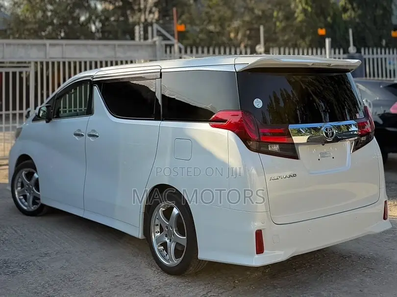 Toyota Alphard 2017 White