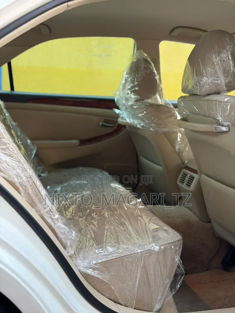 Toyota Crown 2007 White