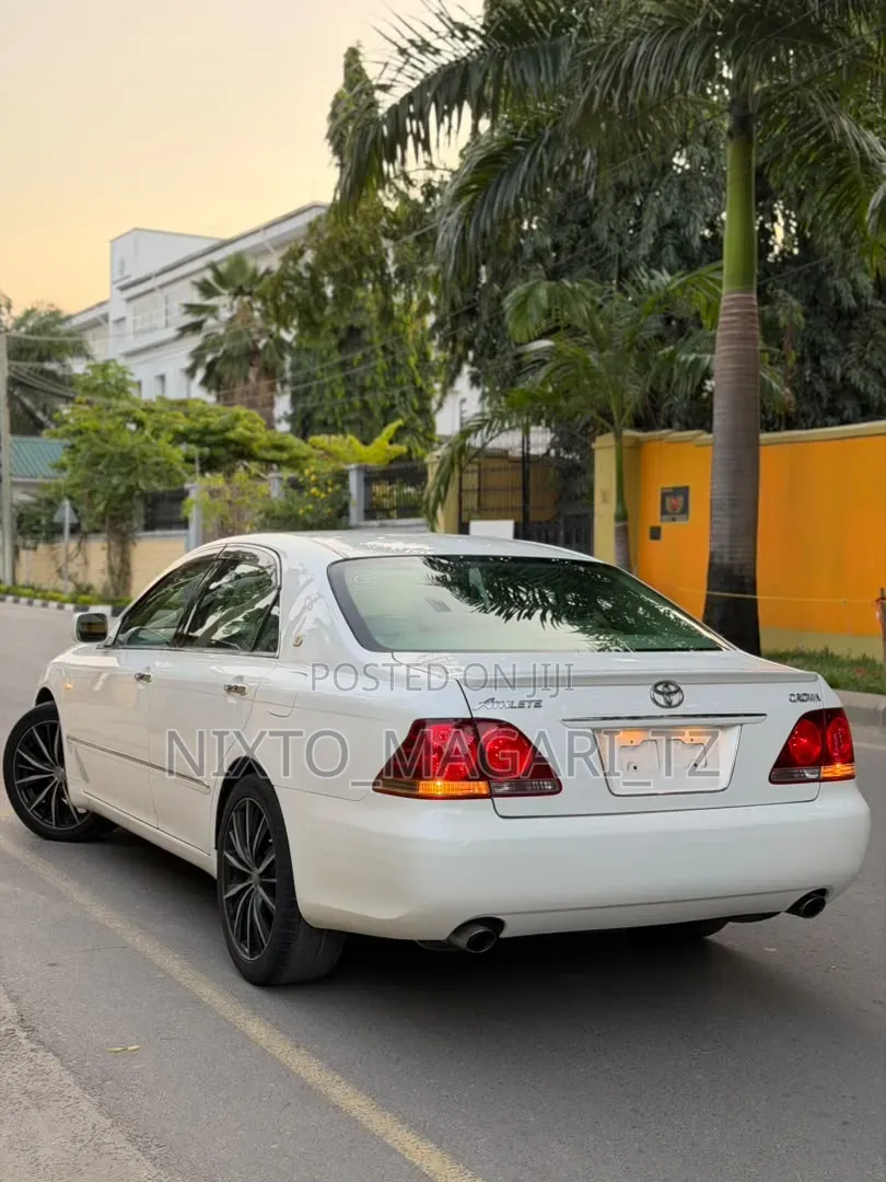 Toyota Crown 2007 White