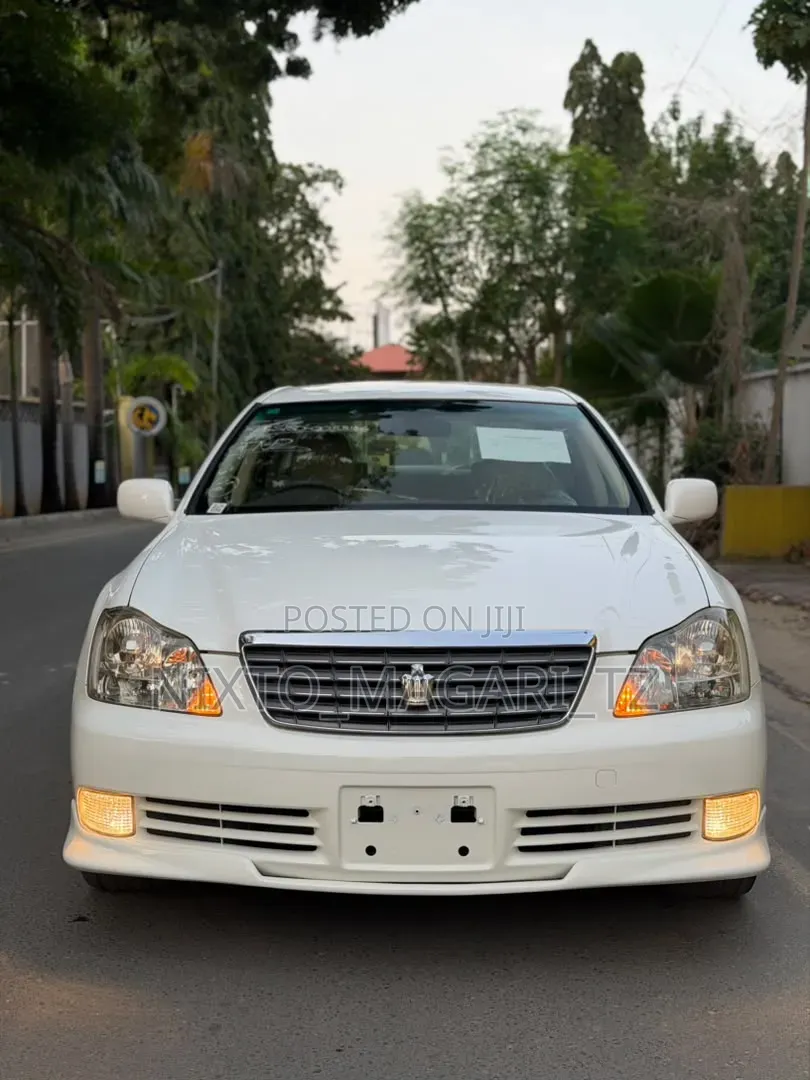 Toyota Crown 2007 White