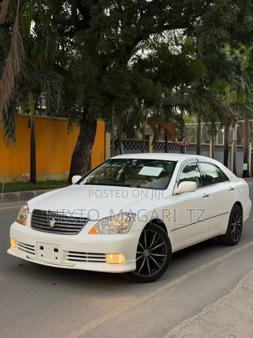 Toyota Crown 2007 White