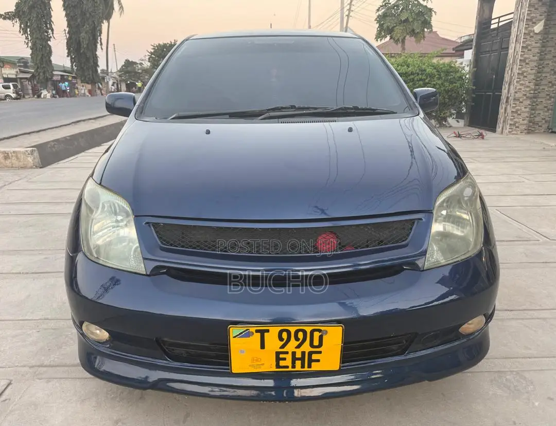 Toyota IST 2002 Blue