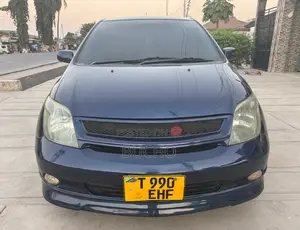 Toyota IST 2002 Blue