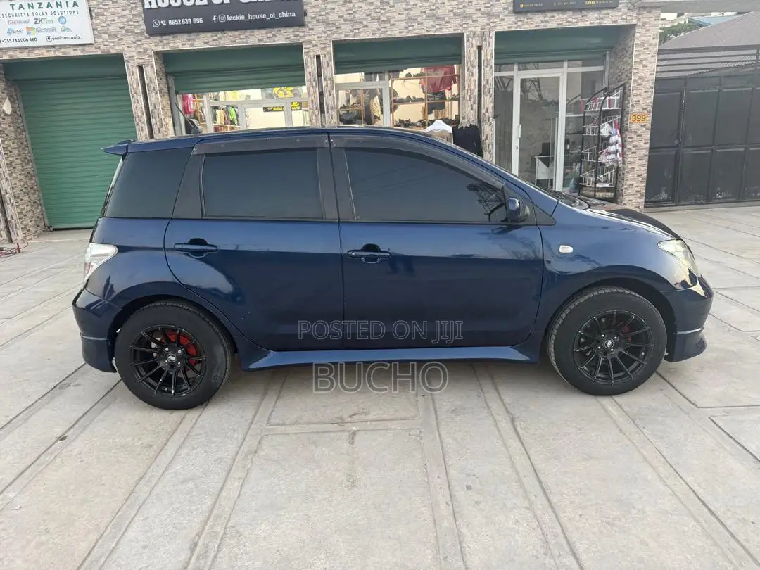 Toyota IST 2002 Blue