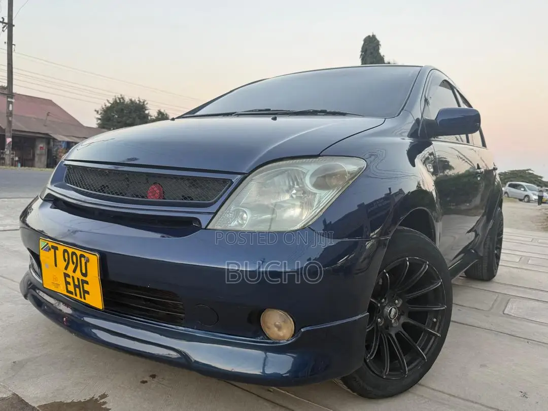 Toyota IST 2002 Blue