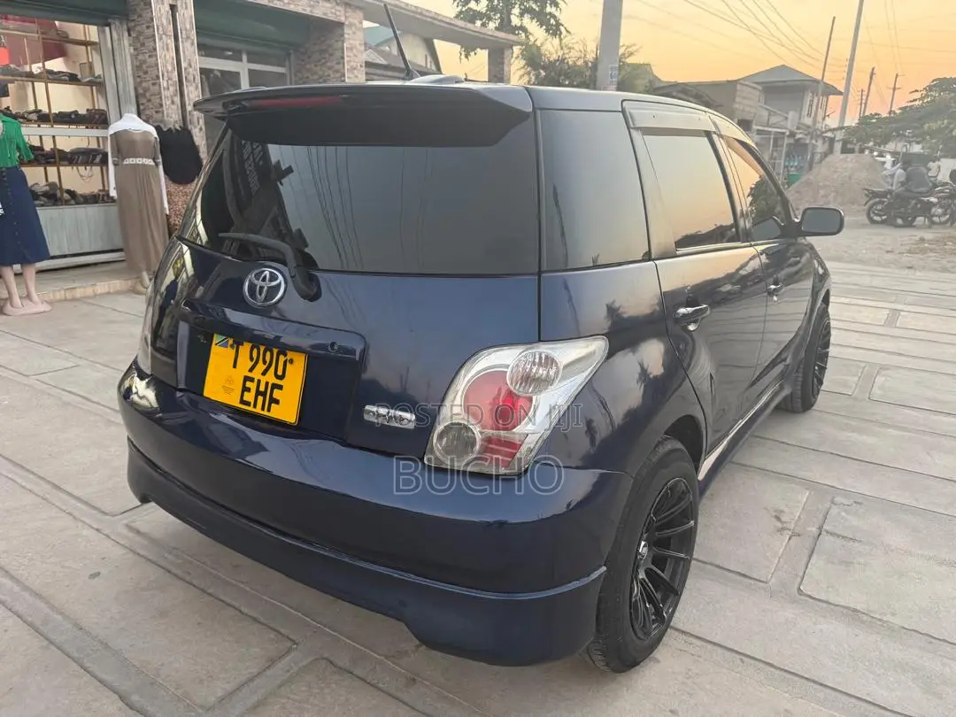 Toyota IST 2002 Blue