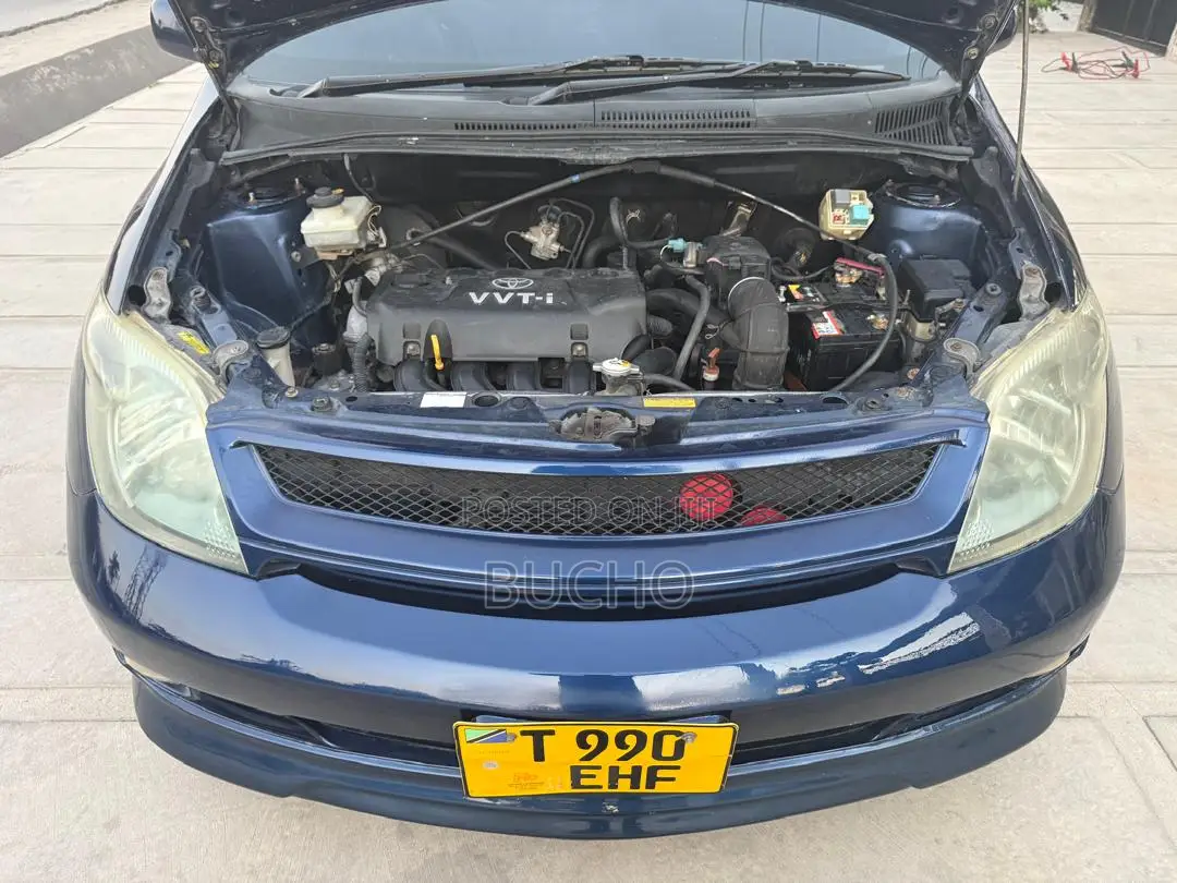 Toyota IST 2002 Blue