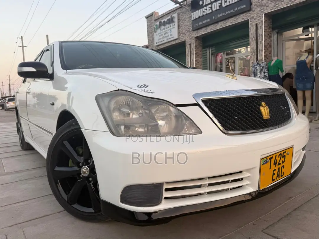 Toyota Crown 2007 White