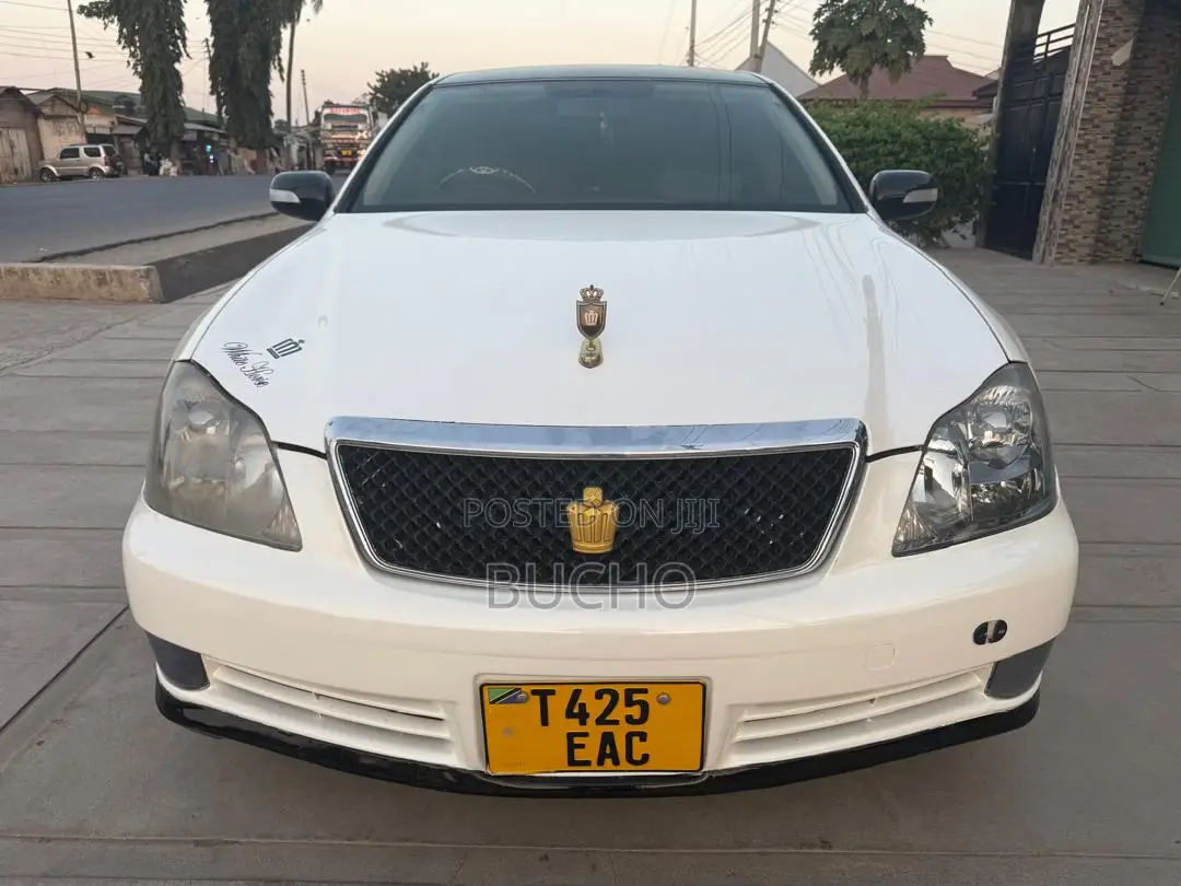 Toyota Crown 2007 White
