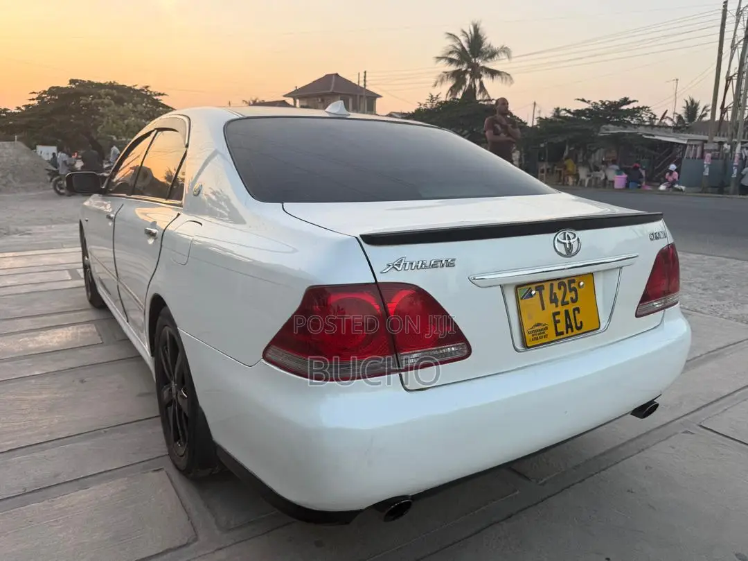 Toyota Crown 2007 White