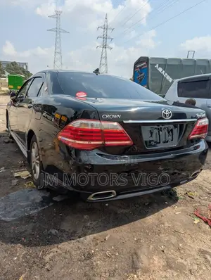 Toyota Crown 2010 Black