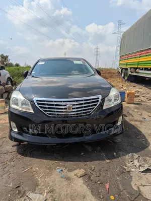 Toyota Crown 2010 Black