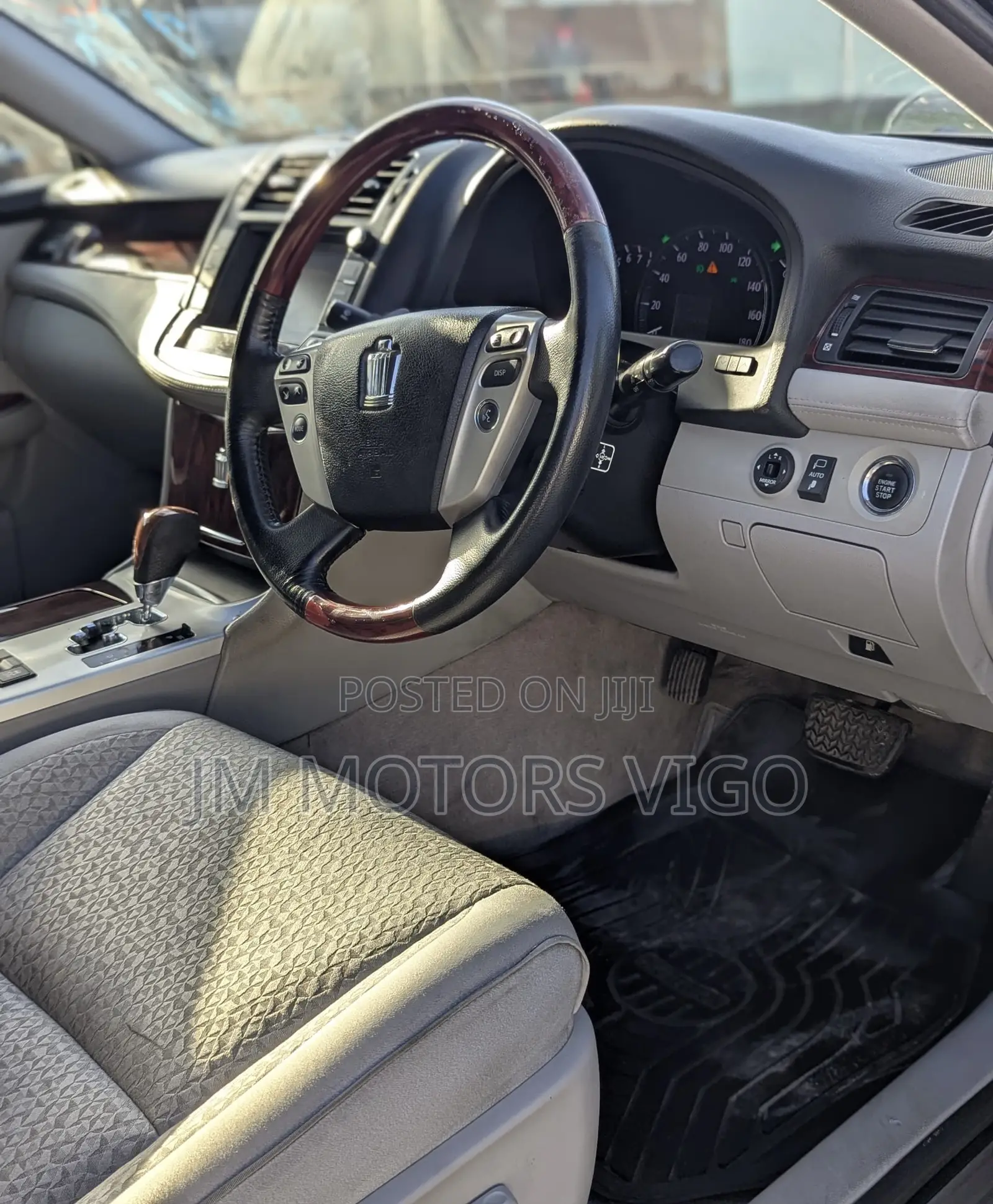 Toyota Crown 2010 Black