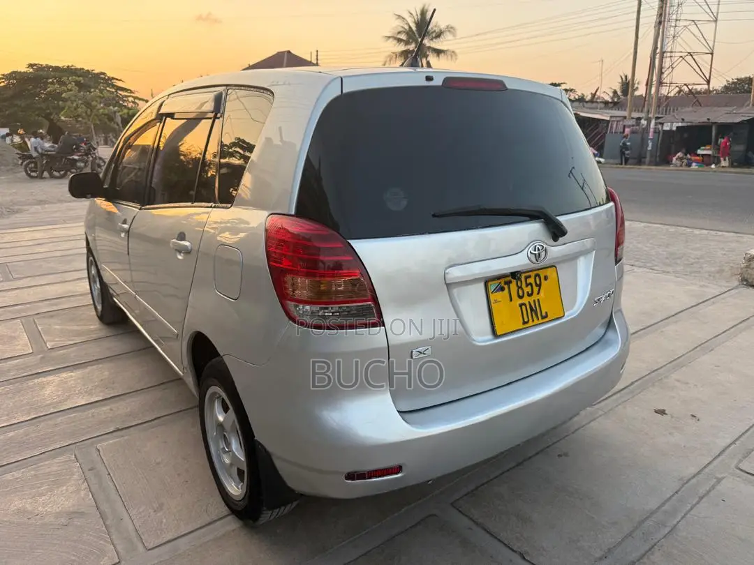 Toyota Corolla Spacio 2003 Gold