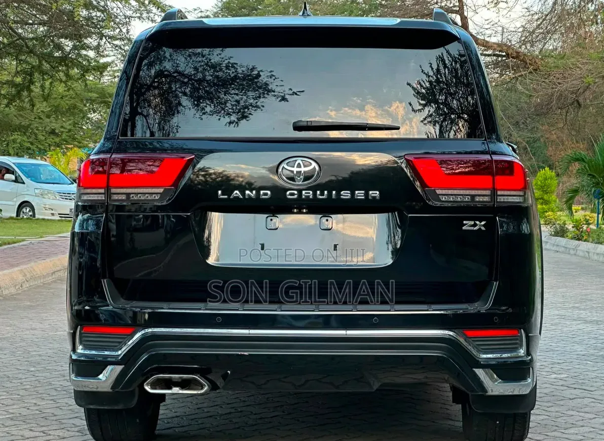 Toyota Land Cruiser 2023 Black