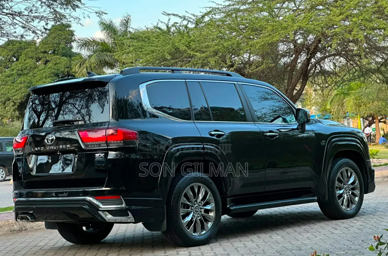 Toyota Land Cruiser 2023 Black