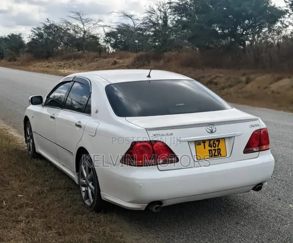 Toyota Crown 2007 White