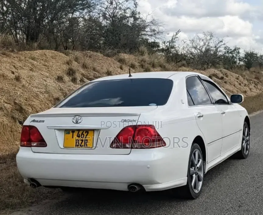 Toyota Crown 2007 White