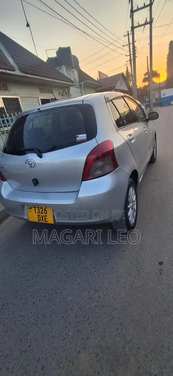 Toyota Vitz 1.5 FWD 5dr 2006 Silver
