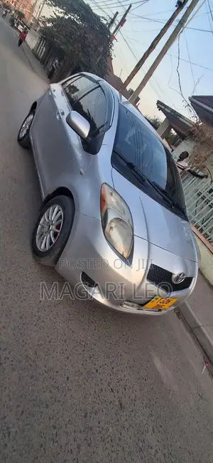 Toyota Vitz 1.5 FWD 5dr 2006 Silver