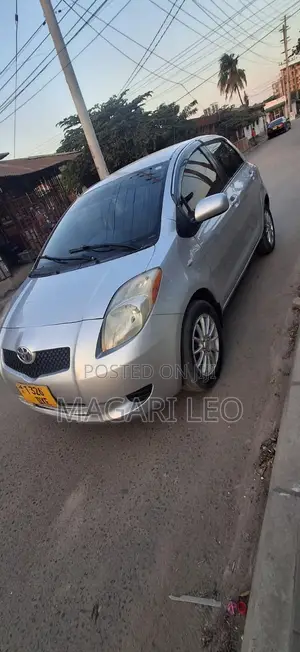 Toyota Vitz 1.5 FWD 5dr 2006 Silver