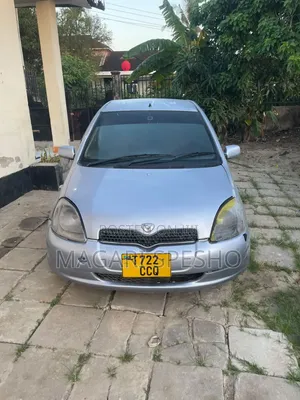 Toyota Vitz 2000 Silver