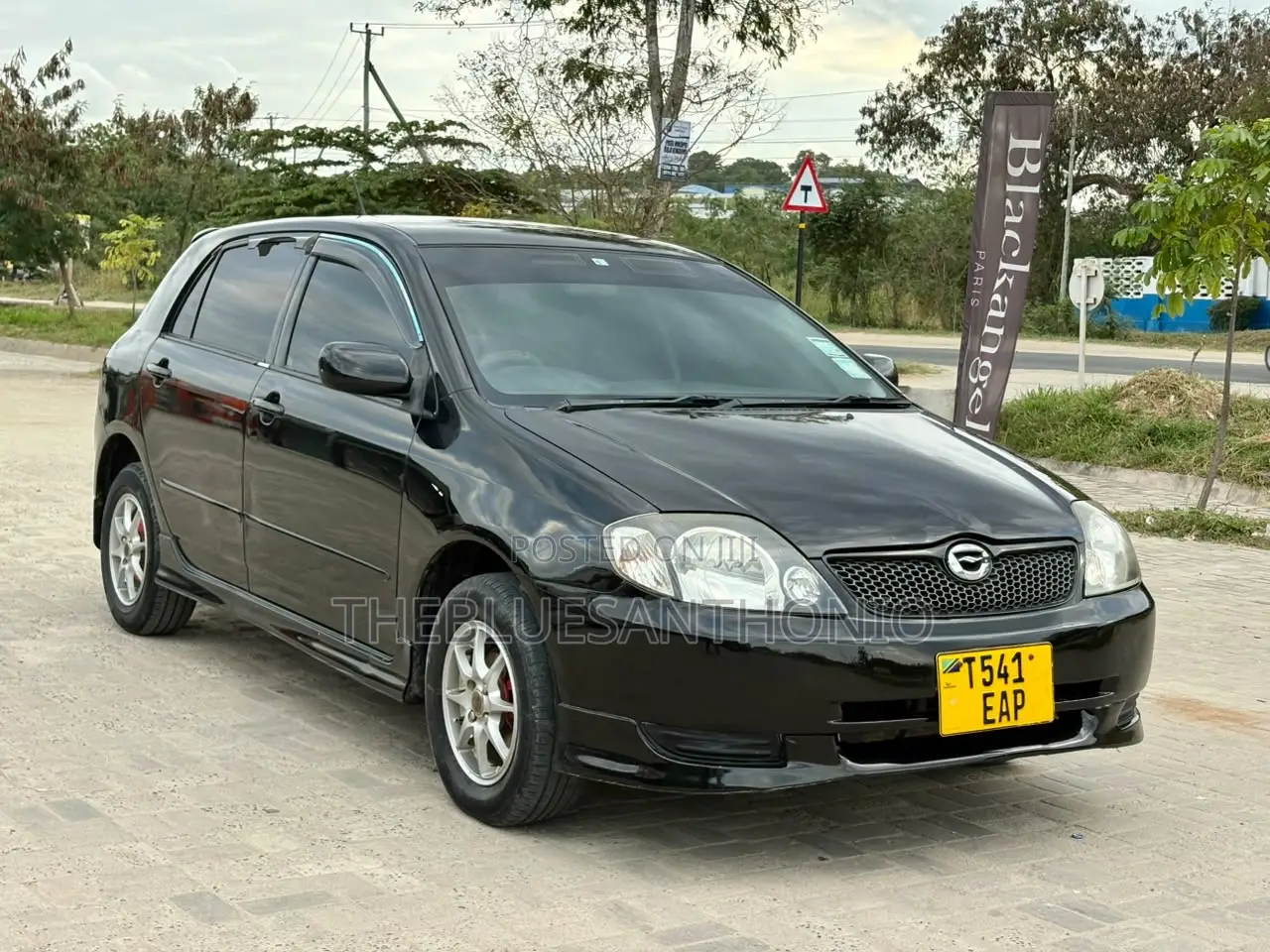 Toyota Corolla RunX 2004 Black