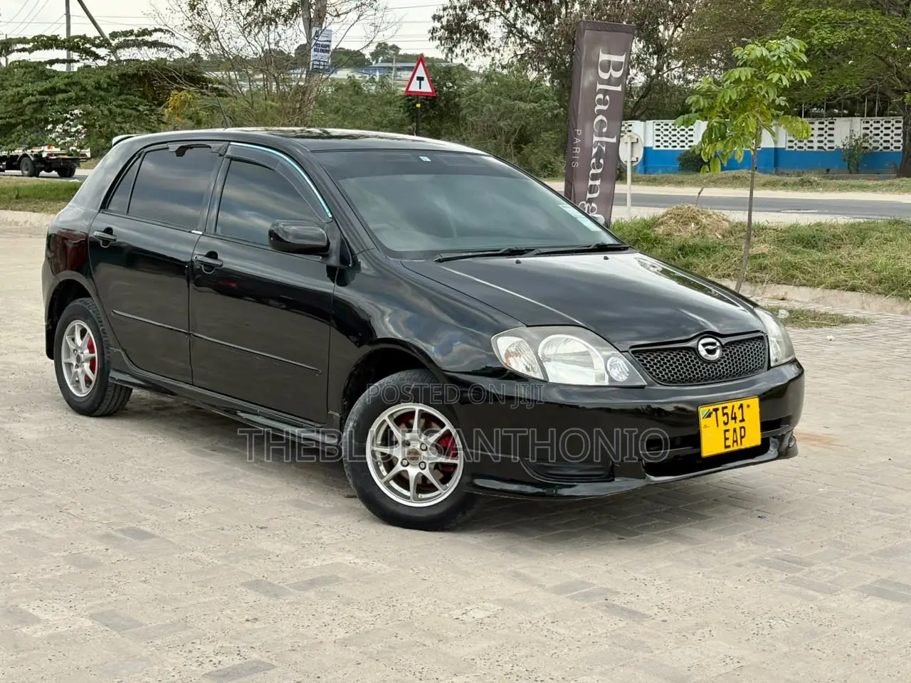 Toyota Corolla RunX 2004 Black