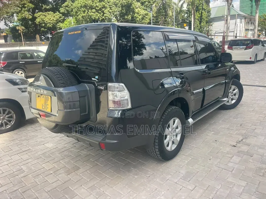 Mitsubishi Pajero 2008 Black