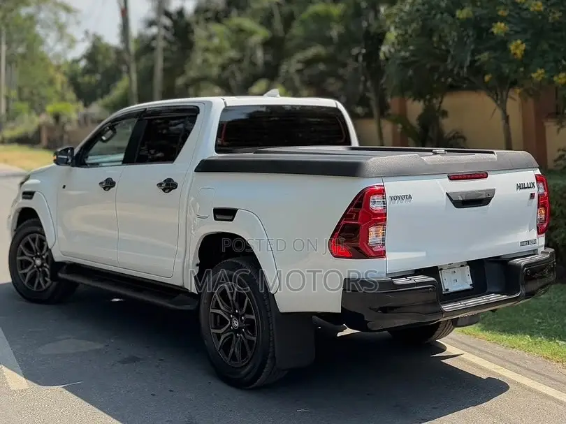 Toyota Hilux Revo Double Cab Deisel 2.4 AWD 2022 White