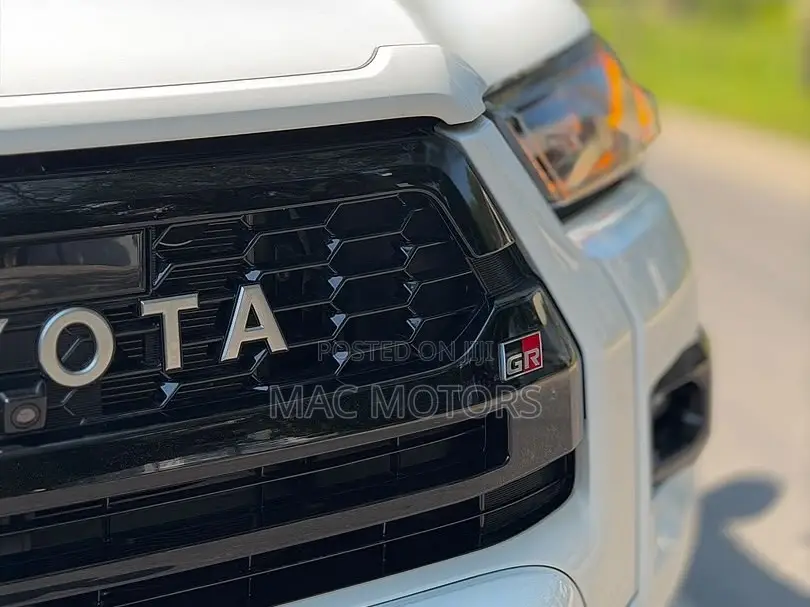 Toyota Hilux Revo Double Cab Deisel 2.4 AWD 2022 White