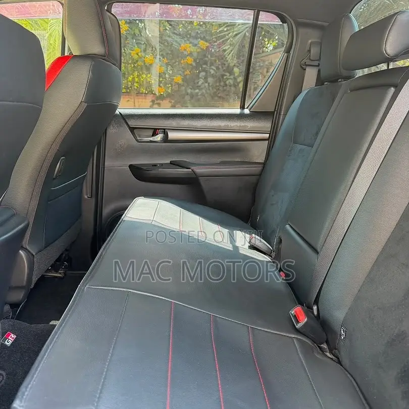 Toyota Hilux Revo Double Cab Deisel 2.4 AWD 2022 White