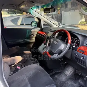 Toyota Vellfire V 2.4 FWD 7-Seater 2010 White