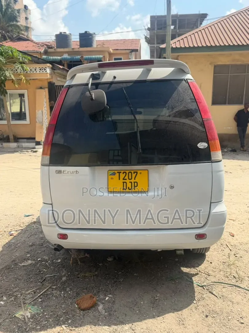 Toyota Noah 2001 White