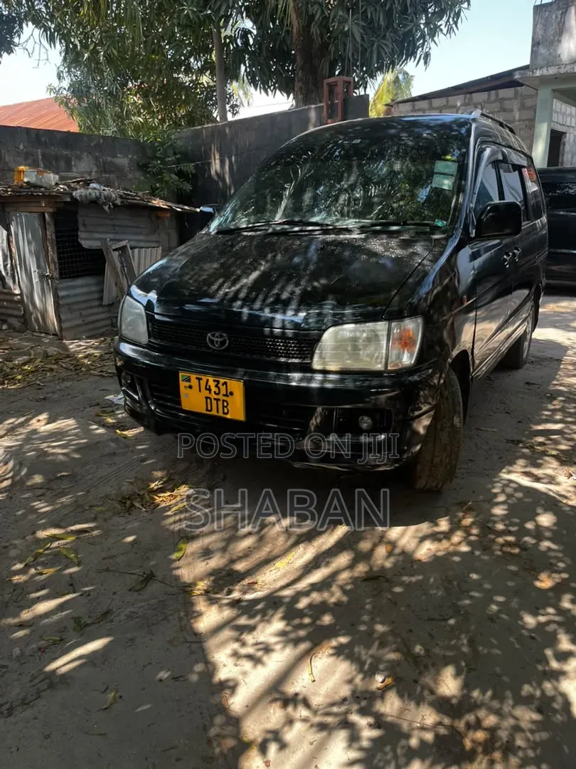 Toyota Noah 2005 Black