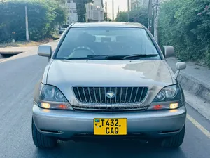 Toyota Harrier 2003 Gold