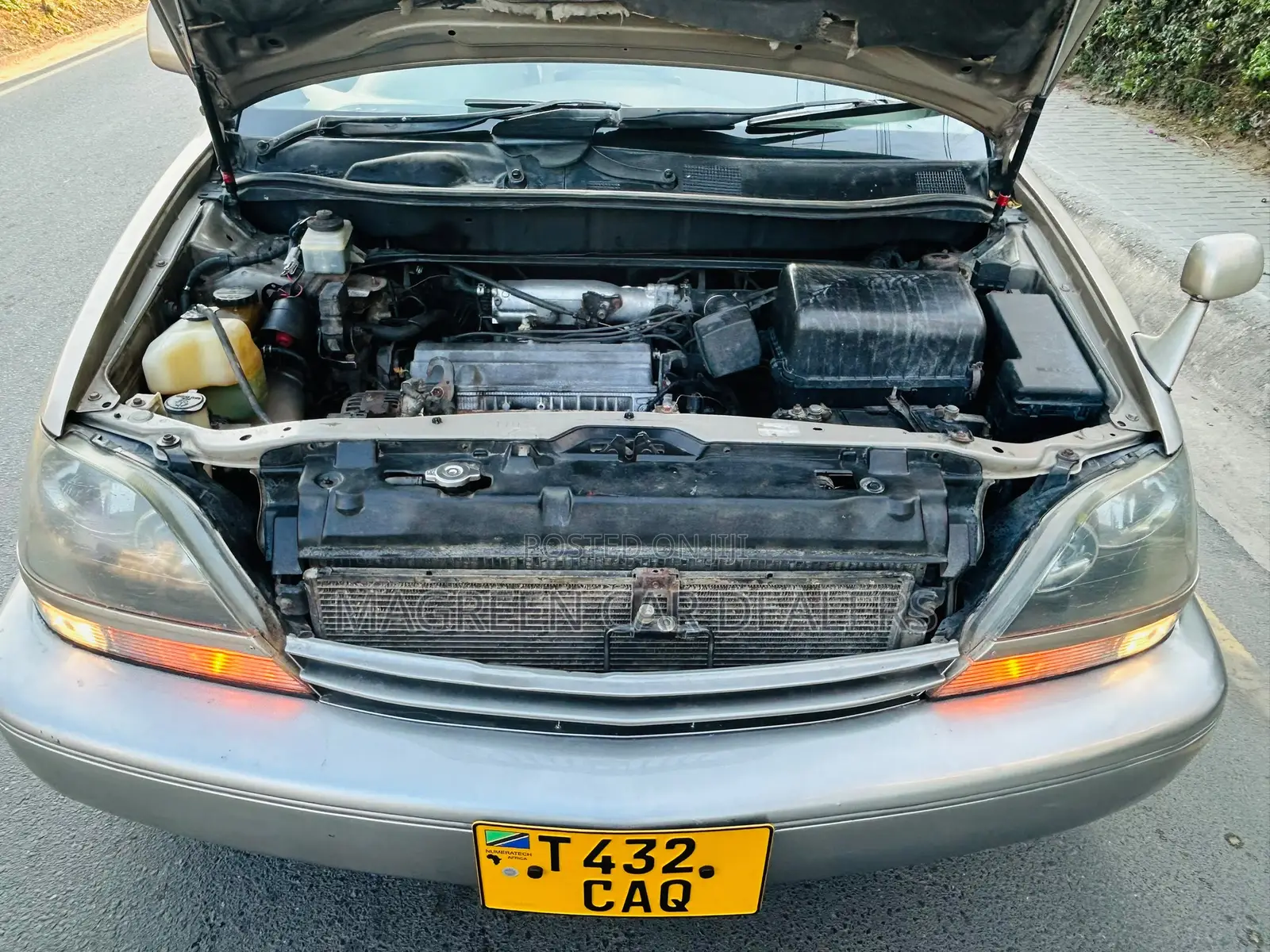 Toyota Harrier 2002 Gold