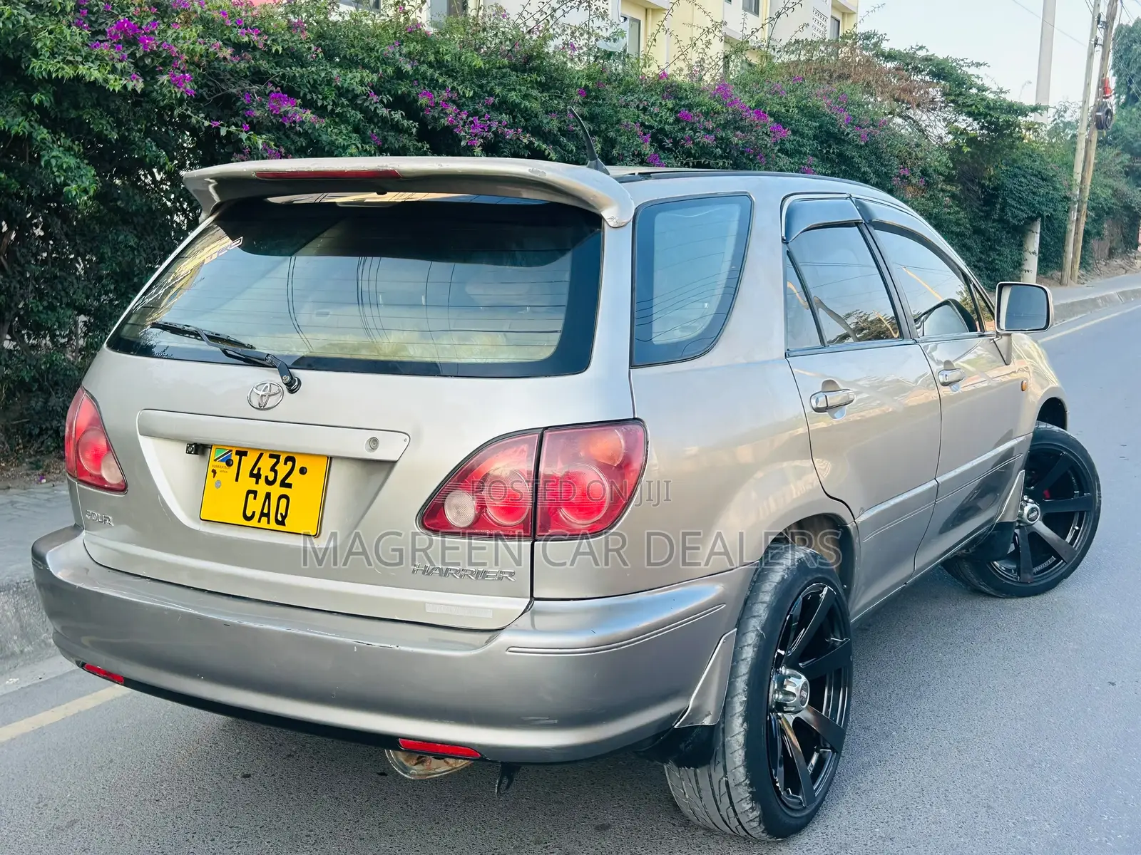 Toyota Harrier 2002 Gold