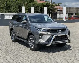 Toyota Fortuner 2.4 D RWD 2024 Gray