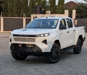 New Toyota Hilux 2026 White