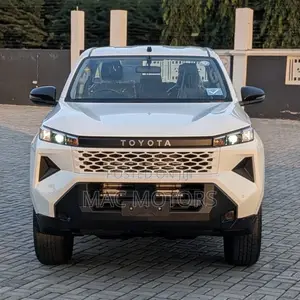 New Toyota Hilux 2026 White