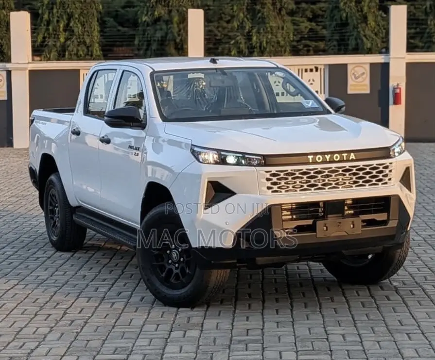 New Toyota Hilux 2026 White