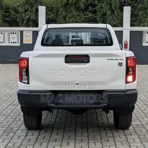 New Toyota Hilux 2026 White