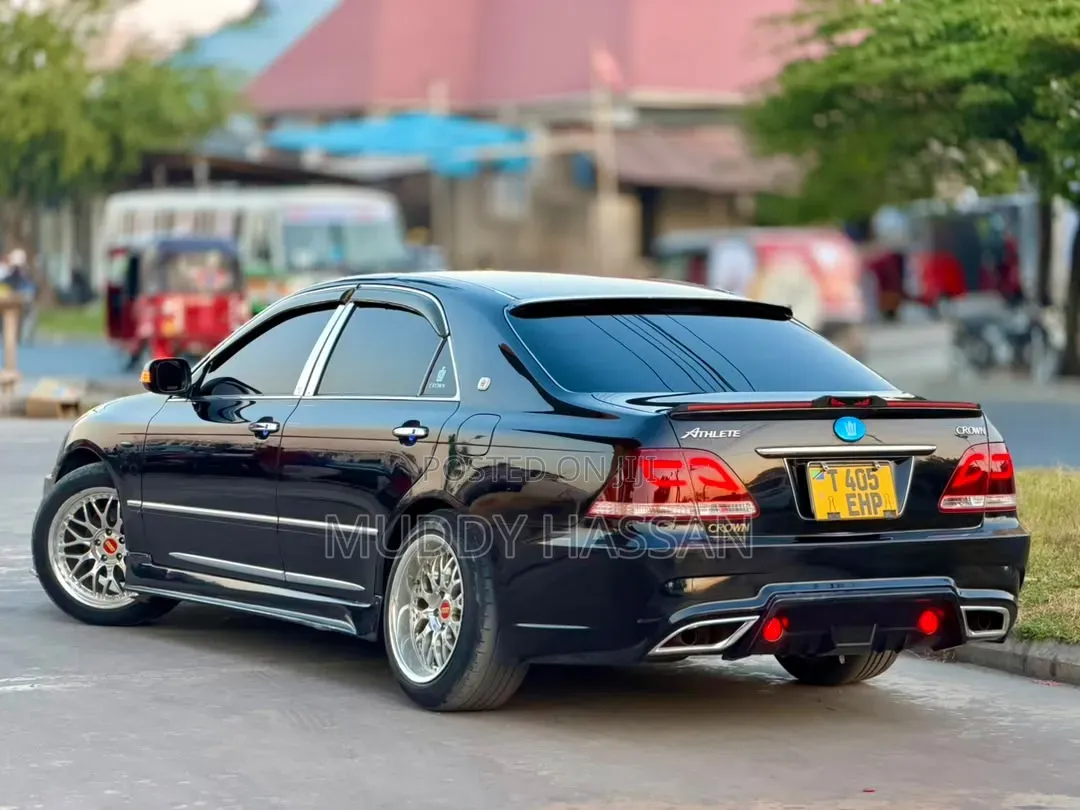 Toyota Crown 2006 Black