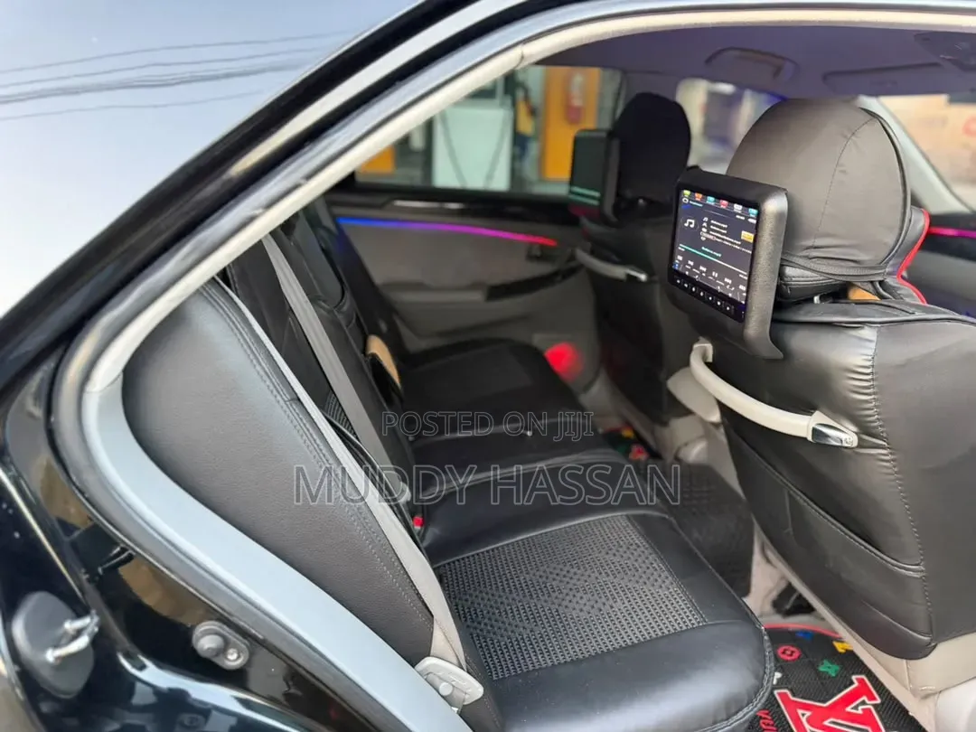 Toyota Crown 2006 Black